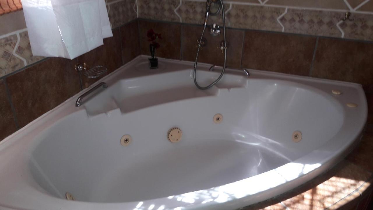 サビー Tehilah Bed & Breakfast エクステリア 写真
